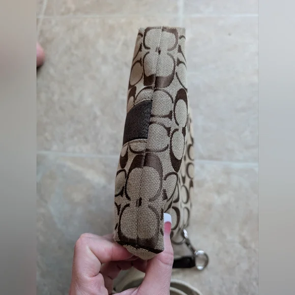 Coach Crossbody Bag - Picture 2 of 6